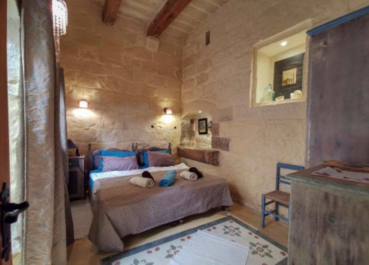 Peaceful Farmhouse Stay With Cozy Yard Għarb Екстериор снимка