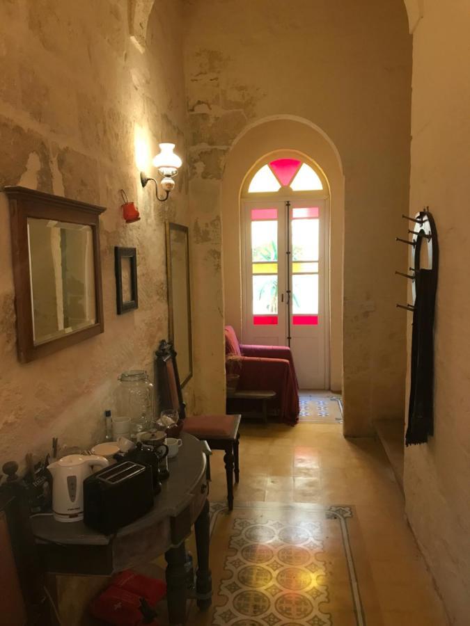 Peaceful Farmhouse Stay With Cozy Yard Għarb Екстериор снимка