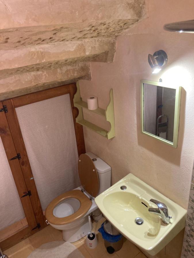 Peaceful Farmhouse Stay With Cozy Yard Għarb Екстериор снимка