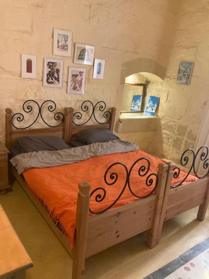 Peaceful Farmhouse Stay With Cozy Yard Għarb Екстериор снимка