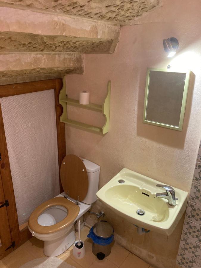 Peaceful Farmhouse Stay With Cozy Yard Għarb Екстериор снимка