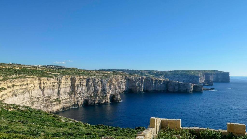Peaceful Farmhouse Stay With Cozy Yard Għarb Екстериор снимка